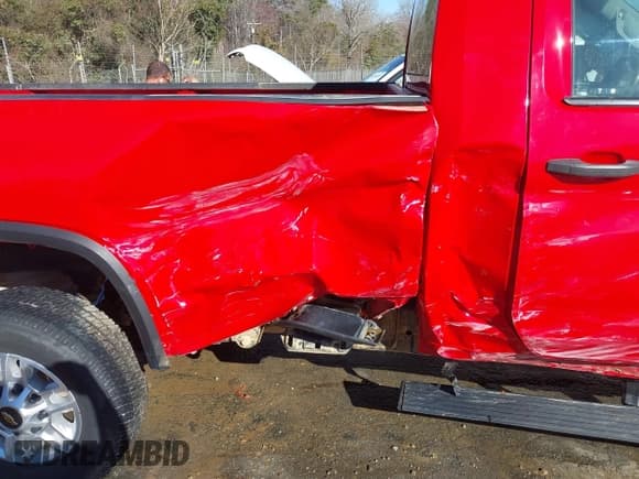 ✅ 2024 Chevrolet Silverado 2500HD • VIN: 1GC0YLE79RF155477 • Lot: 41679710. Listed on IAAI with 33,043 mi. Free auction sales archive from the USA and detailed vehicle history report at DreamBid. Image 17.