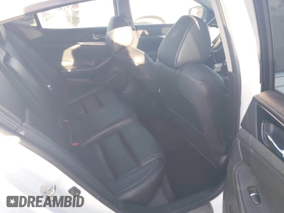 ✅ 2016 Nissan Maxima SL • VIN: 1N4AA6AP2GC437187 • Lot: 41776458. Wystawiony na IAAI z przebiegiem 72 990 mil. Bezpłatny archiwum sprzedaży aukcyjnych z USA i szczegółowy raport historii pojazdu na DreamBid. Zdjęcie 8.