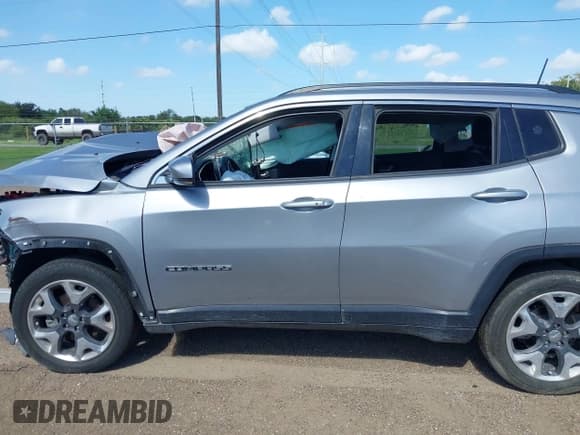 ✅ 2019 Jeep Compass Limited • VIN: 3C4NJDCBXKT620898 • Lot: 43104287. Listed on IAAI with 78,385 mi. Free auction sales archive from the USA and detailed vehicle history report at DreamBid. Image 15.