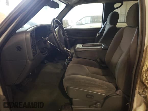 ✅ 2006 Chevrolet Silverado 2500HD LT2 • VIN: 1GCHK23U06F175913 • Lot: 72050815. Wystawiony na Copart z przebiegiem 138 242 mil. Bezpłatny archiwum sprzedaży aukcyjnych z USA i szczegółowy raport historii pojazdu na DreamBid. Zdjęcie 7.