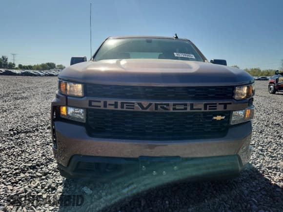 ✅ 2019 Chevrolet Silverado 1500 Custom • VIN: 3GCPYBEH2KG218845 • Lot: 80759565. Wystawiony na Copart z przebiegiem 156 379 mil. Bezpłatny archiwum sprzedaży aukcyjnych z USA i szczegółowy raport historii pojazdu na DreamBid. Zdjęcie 5.