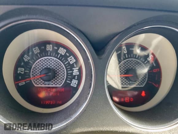 ✅ 2013 Dodge Challenger R/T Classic • VIN: 2C3CDYBT4DH685861 • Lot: 67073485. Wystawiony na Copart z przebiegiem 119 710 mil. Bezpłatny archiwum sprzedaży aukcyjnych z USA i szczegółowy raport historii pojazdu na DreamBid. Zdjęcie 9.