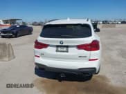 ✅ 2018 BMW X3 M40i • VIN: 5UXTS3C51J0Z00227 • Lot: 41795078. Wystawiony na IAAI z przebiegiem 97 003 mil. Bezpłatny archiwum sprzedaży aukcyjnych z USA i szczegółowy raport historii pojazdu na DreamBid. Zdjęcie 16.