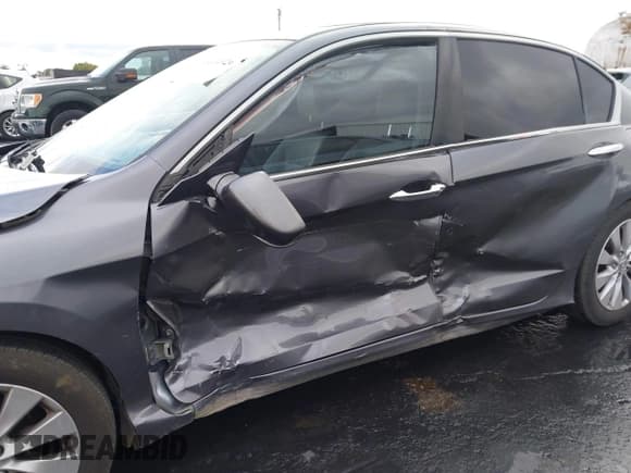 ✅ 2015 Honda Accord EX-L • VIN: 1HGCR2F80FA119201 • Лот: 43634924. Опубликован ранее на IAAI с пробегом 151 475 миль. Бесплатный доступ к архиву аукционных продаж из США и подробный отчёт об истории автомобиля на DreamBid. Изображение 6.