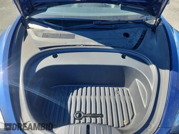 ✅ 2022 Tesla Model 3 Long Range • VIN: 5YJ3E1EB4NF128880 • Lot: 82663185. Wystawiony na Copart z przebiegiem 67 749 mil. Bezpłatny archiwum sprzedaży aukcyjnych z USA i szczegółowy raport historii pojazdu na DreamBid. Zdjęcie 11.