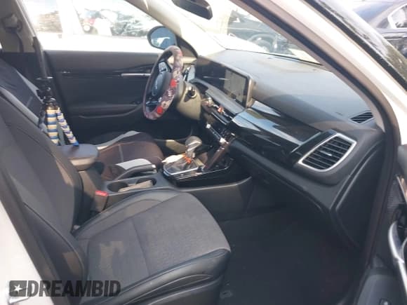 ✅ 2025 Kia Seltos S • VIN: KNDEU2AA5S7710633 • Лот: 43034031. Опубликован ранее на IAAI с пробегом 8 443 миль. Бесплатный доступ к архиву аукционных продаж из США и подробный отчёт об истории автомобиля на DreamBid. Изображение 5.