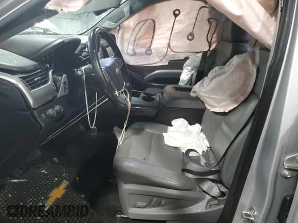 ✅ 2016 Chevrolet Suburban LT • VIN: 1GNSKHKC7GR246579 • Lot: 72983514. Wystawiony na Copart z przebiegiem 159 794 mil. Bezpłatny archiwum sprzedaży aukcyjnych z USA i szczegółowy raport historii pojazdu na DreamBid. Zdjęcie 7.