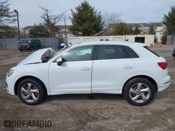 ✅ 2019 Audi Q3 Premium Plus • VIN: WA1BECF31K1082373 • Лот: 41579364. Опубликован ранее на IAAI с пробегом 54 831 миль. Бесплатный доступ к архиву аукционных продаж из США и подробный отчёт об истории автомобиля на DreamBid. Изображение 14.
