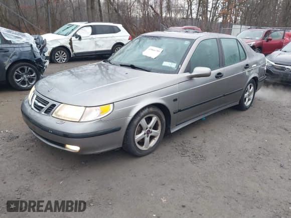 ✅ 2004 Saab 9-5 Arc • VIN: YS3ED49A143512764 • Lot: 41866789. Wystawiony na IAAI z przebiegiem 114 796 mil. Bezpłatny archiwum sprzedaży aukcyjnych z USA i szczegółowy raport historii pojazdu na DreamBid. Zdjęcie 2.
