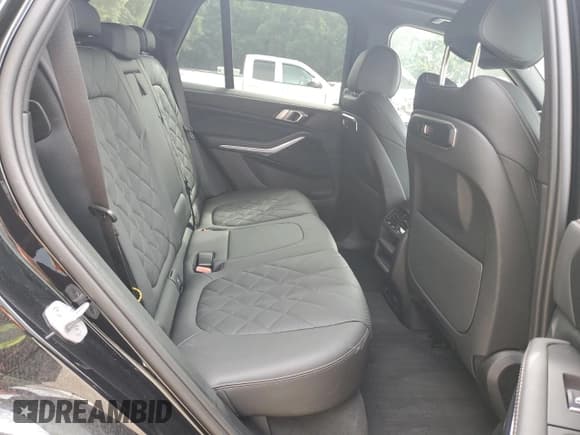 ✅ 2025 BMW X5 xDrive40i • VIN: 5UX23EU08S9X27259 • Лот: 70469135. Опубликован ранее на Copart с пробегом 10 995 миль. Бесплатный доступ к архиву аукционных продаж из США и подробный отчёт об истории автомобиля на DreamBid. Изображение 11.