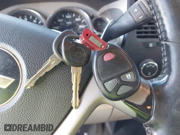 ✅ 2008 Chevrolet Silverado 2500HD Work Truck • VIN: 1GCHK29K68E146429 • Lot: 43489132. Wystawiony na IAAI z przebiegiem 248 399 mil. Bezpłatny archiwum sprzedaży aukcyjnych z USA i szczegółowy raport historii pojazdu na DreamBid. Zdjęcie 11.