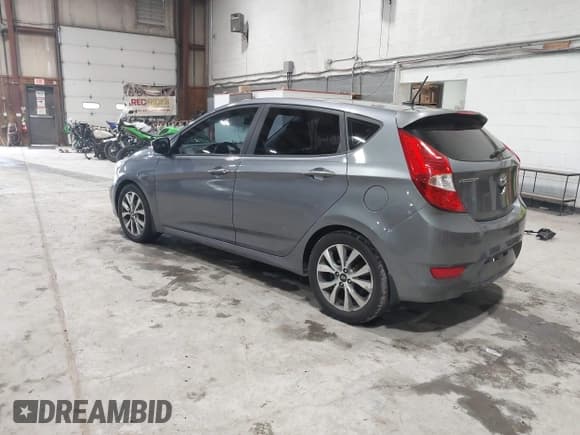 ✅ 2015 Hyundai Accent Sport • VIN: KMHCU5AE7FU225294 • Lot: 42523561. Wystawiony na IAAI z przebiegiem 147 988 mil. Bezpłatny archiwum sprzedaży aukcyjnych z USA i szczegółowy raport historii pojazdu na DreamBid. Zdjęcie 3.