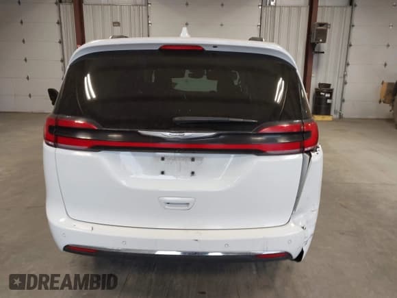 ✅ 2022 Chrysler Pacifica Touring L • VIN: 2C4RC1BG9NR155223 • Lot: 43722441. Wystawiony na IAAI z przebiegiem 34 097 mil. Bezpłatny archiwum sprzedaży aukcyjnych z USA i szczegółowy raport historii pojazdu na DreamBid. Zdjęcie 16.