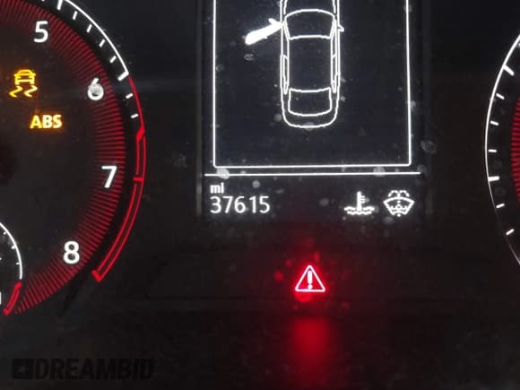 ✅ 2019 Volkswagen Jetta S • VIN: 3VW5T7BU2KM195232 • Lot: 43357447. Listed on IAAI with 37,615 mi. Free auction sales archive from the USA and detailed vehicle history report at DreamBid. Image 15.