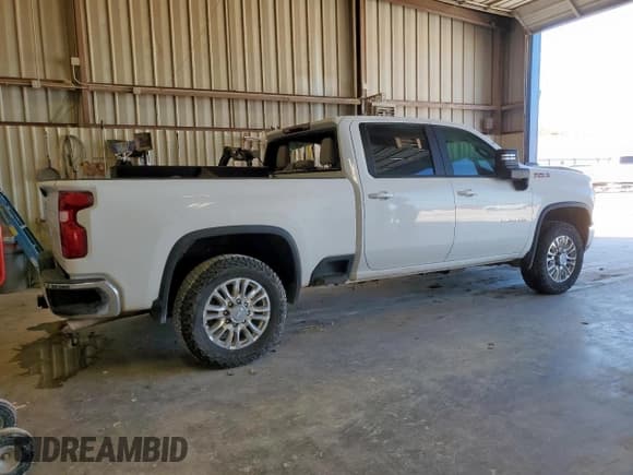 ✅ 2022 Chevrolet Silverado 2500HD LT • VIN: 1GC4YNE76NF156528 • Lot: 84181835. Wystawiony na Copart z przebiegiem 163 193 mil. Bezpłatny archiwum sprzedaży aukcyjnych z USA i szczegółowy raport historii pojazdu na DreamBid. Zdjęcie 3.