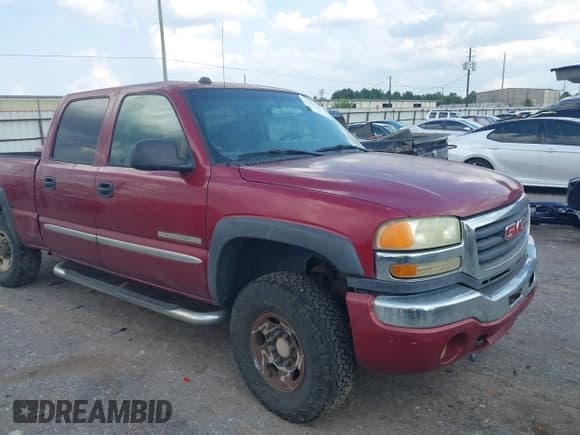 ✅ 2005 GMC Sierra 2500HD SLT • VIN: 1GTHK23U45F802871 • Lot: 42928403. Listed on IAAI with 304,156 mi. Free auction sales archive from the USA and detailed vehicle history report at DreamBid. Image 1.