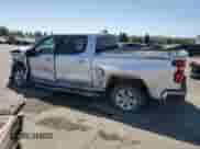 2021 Chevrolet Silverado 1500 LT z VIN 3GCUYDED5MG395226, wystawiony jako Copart lot #61405205 z przebiegiem 33 745 mil mil oraz Szkoda całkowita • Salvage title. Historia ofert i sprzedaży dostępna na DreamBid. Obrazek 2.