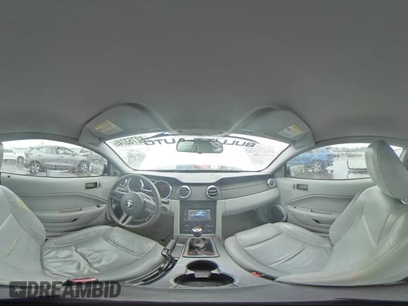 ✅ 2005 Ford Mustang Deluxe • VIN: 1ZVFT80NX55153066 • Lot: 82753745. Wystawiony na Copart z przebiegiem 163 122 mil. Bezpłatny archiwum sprzedaży aukcyjnych z USA i szczegółowy raport historii pojazdu na DreamBid. Zdjęcie 14.