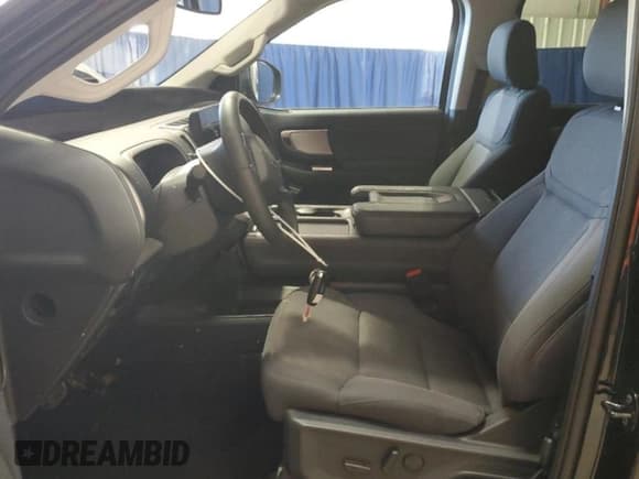 ✅ 2025 Ford Expedition Active • VIN: 1FMJU1H82SEA30482 • Lot: 86885125. Wystawiony na Copart z przebiegiem 7 663 mil. Bezpłatny archiwum sprzedaży aukcyjnych z USA i szczegółowy raport historii pojazdu na DreamBid. Zdjęcie 7.