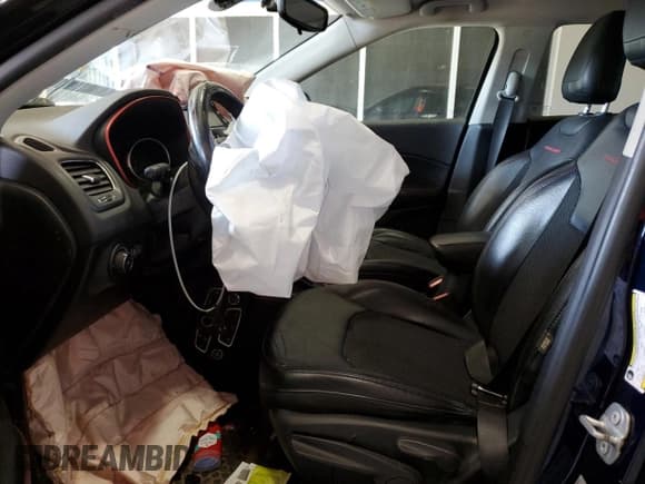 ✅ 2017 Jeep Compass Trailhawk • VIN: 3C4NJDDB0HT680292 • Lot: 82076675. Wystawiony na Copart z przebiegiem 118 358 mil. Bezpłatny archiwum sprzedaży aukcyjnych z USA i szczegółowy raport historii pojazdu na DreamBid. Zdjęcie 7.