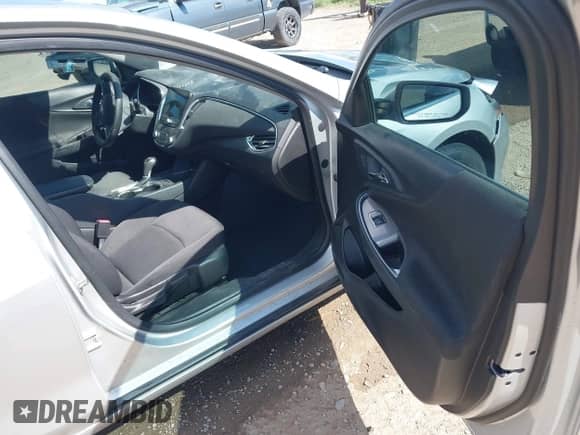 2019 Chevrolet Malibu LT with VIN 1G1ZD5ST8KF147594, listed as a IAAI auction lot 42182397 with 163,177 mi miles and . Bid and sale history available at DreamBid. Image 5.