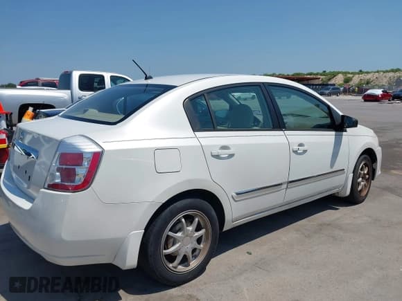 ✅ 2010 Nissan Sentra SR • VIN: 3N1AB6AP2AL603682 • Лот: 42956148. Опубликован ранее на IAAI с пробегом 145 945 миль. Бесплатный доступ к архиву аукционных продаж из США и подробный отчёт об истории автомобиля на DreamBid. Изображение 4.
