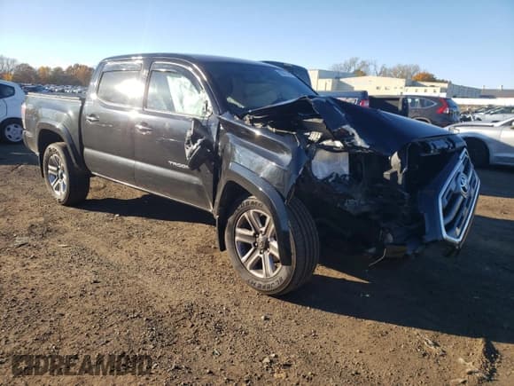 ✅ 2017 Toyota Tacoma Limited • VIN: 5TFGZ5AN5HX117622 • Lot: 90097595. Listed on Copart with 83,039 mi. Free auction sales archive from the USA and detailed vehicle history report at DreamBid. Image 4.
