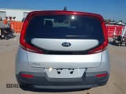 ✅ 2021 Kia Soul LX • VIN: KNDJ23AU8M7792414 • Lot: 43423190. Wystawiony na IAAI z przebiegiem 42 301 mil. Bezpłatny archiwum sprzedaży aukcyjnych z USA i szczegółowy raport historii pojazdu na DreamBid. Zdjęcie 17.