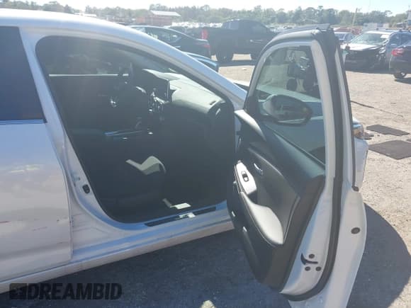 ✅ 2025 Nissan Sentra SV • VIN: 3N1AB8CV9SY376485 • Lot: 43593456. Listed on IAAI with 4,627 mi. Free auction sales archive from the USA and detailed vehicle history report at DreamBid. Image 5.