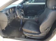 ✅ 2010 Dodge Challenger SE • VIN: 2B3CJ4DV0AH319453 • Lot: 85940654. Wystawiony na Copart z przebiegiem 239 518 mil. Bezpłatny archiwum sprzedaży aukcyjnych z USA i szczegółowy raport historii pojazdu na DreamBid. Zdjęcie 7.