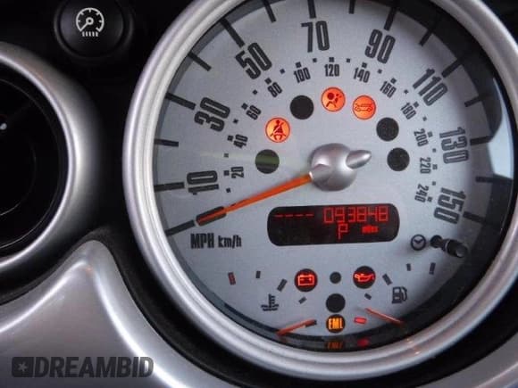 ✅ 2006 MINI Convertible • VIN: WMWRF33576TG15246 • Лот: 67971494. Опубликован ранее на Copart с пробегом 93 848 миль. Бесплатный доступ к архиву аукционных продаж из США и подробный отчёт об истории автомобиля на DreamBid. Изображение 9.