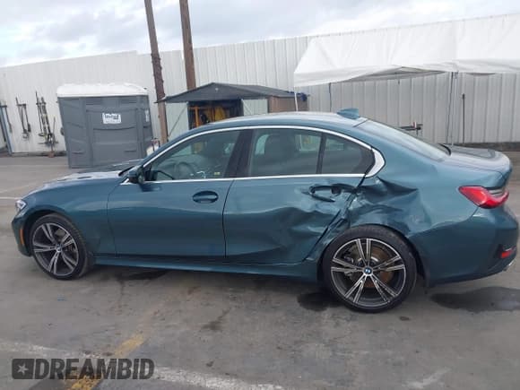 ✅ 2021 BMW 3 Series 330i • VIN: 3MW5R1J06M8B58481 • Lot: 43752256. Listed on IAAI with 15,446 mi. Free auction sales archive from the USA and detailed vehicle history report at DreamBid. Image 14.