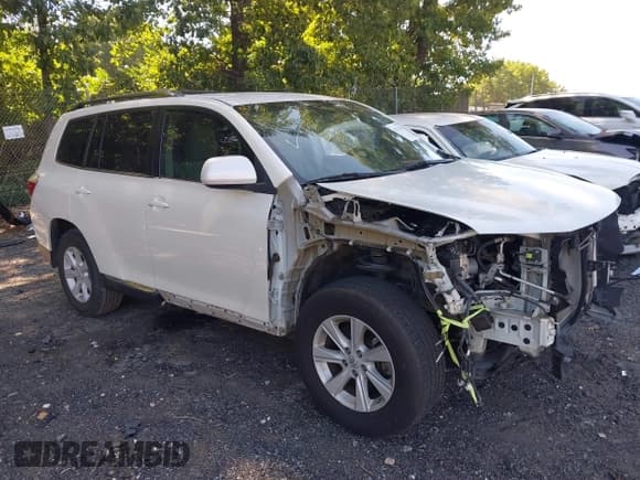 ✅ 2013 Toyota Highlander • VIN: 5TDZA3EH4DS035826 • Lot: 42712520. Listed on IAAI with 110,751 mi. Free auction sales archive from the USA and detailed vehicle history report at DreamBid. Image 1.