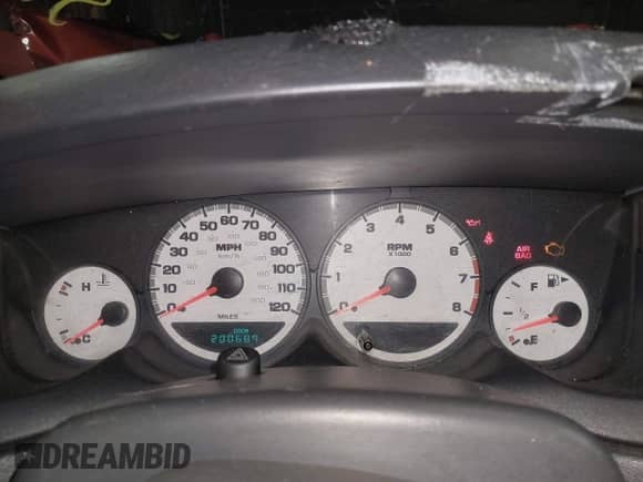 2005 Dodge Neon SXT z VIN 1B3ES56C85D257813, wystawiony jako IAAI lot #42001891 z przebiegiem 200 689 mil mil oraz . Historia ofert i sprzedaży dostępna na DreamBid. Obrazek 7.