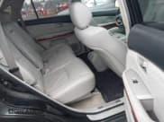 ✅ 2004 Lexus RX 330 • VIN: JTJHA31U640059527 • Lot: 43805759. Wystawiony na IAAI z przebiegiem 260 913 mil. Bezpłatny archiwum sprzedaży aukcyjnych z USA i szczegółowy raport historii pojazdu na DreamBid. Zdjęcie 8.