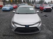 ✅ 2022 Toyota Corolla Hybrid LE • VIN: JTDEAMDE3NJ045628 • Lot: 43593704. Wystawiony na IAAI z przebiegiem 46 758 mil. Bezpłatny archiwum sprzedaży aukcyjnych z USA i szczegółowy raport historii pojazdu na DreamBid. Zdjęcie 13.