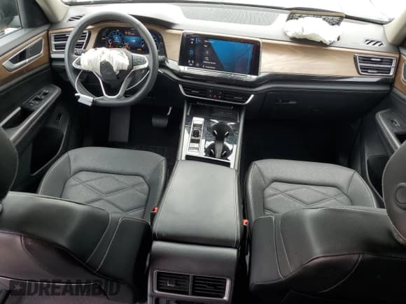 ✅ 2024 Volkswagen Atlas SE • VIN: 1V2WR2CA5RC536971 • Lot: 70920215. Wystawiony na Copart z przebiegiem 41 412 mil. Bezpłatny archiwum sprzedaży aukcyjnych z USA i szczegółowy raport historii pojazdu na DreamBid. Zdjęcie 8.