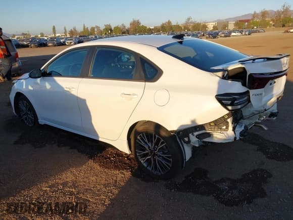 ✅ 2024 Kia Forte GT-Line • VIN: 3KPF54AD6RE742458 • Лот: 43609056. Опубликован ранее на IAAI с пробегом 19 792 миль. Бесплатный доступ к архиву аукционных продаж из США и подробный отчёт об истории автомобиля на DreamBid. Изображение 3.