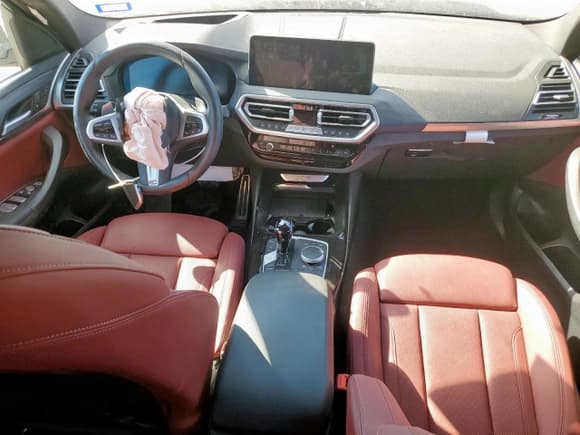 ✅ 2024 BMW X3 sDrive30i • VIN: 5UX43DP03R9W90646 • Lot: 82365175. Wystawiony na Copart z przebiegiem 20 233 mil. Bezpłatny archiwum sprzedaży aukcyjnych z USA i szczegółowy raport historii pojazdu na DreamBid. Zdjęcie 8.