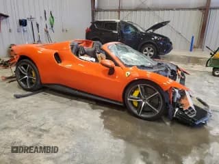 ✅ 2024 Ferrari 296 • VIN: ZFF01SMA7R0305022 • Lot: 86391744. Wystawiony na Copart z przebiegiem Nie podano. Bezpłatny archiwum sprzedaży aukcyjnych z USA i szczegółowy raport historii pojazdu na DreamBid. Zdjęcie 4.