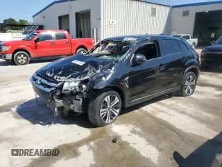 2023 Mitsubishi Outlander ES z VIN JA4ARUAU1PU004056, wystawiony jako Copart lot #66311255 z przebiegiem Nie podano mil oraz Szkoda całkowita • Salvage title. Historia ofert i sprzedaży dostępna na DreamBid. Obrazek 1.