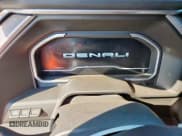 ✅ 2023 GMC Sierra 1500 Denali • VIN: 3GTUUGED9PG254807 • Лот: 84069775. Опубликован ранее на Copart с пробегом 26 944 миль. Бесплатный доступ к архиву аукционных продаж из США и подробный отчёт об истории автомобиля на DreamBid. Изображение 9.