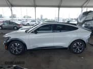 ✅ 2021 Ford Mustang Mach-E Premium • VIN: 3FMTK3SU6MMA27937 • Lot: 42033076. Wystawiony na IAAI z przebiegiem 90 743 mil. Bezpłatny archiwum sprzedaży aukcyjnych z USA i szczegółowy raport historii pojazdu na DreamBid. Zdjęcie 15.