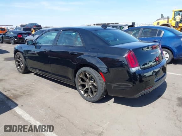 ✅ 2017 Chrysler 300 S • VIN: 2C3CCABG4HH646559 • Lot: 42316496. Listed on IAAI with Not provided. Free auction sales archive from the USA and detailed vehicle history report at DreamBid. Image 3.