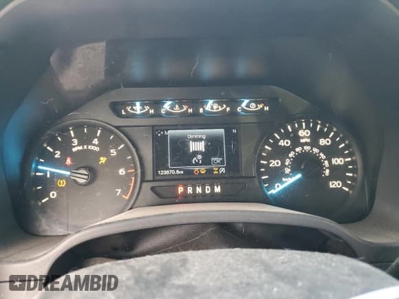 ✅ 2019 Ford F-150 XL • VIN: 1FTEX1C58KKC23778 • Lot: 55326005. Wystawiony na Copart z przebiegiem 123 570 mil. Bezpłatny archiwum sprzedaży aukcyjnych z USA i szczegółowy raport historii pojazdu na DreamBid. Zdjęcie 9.