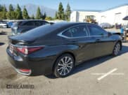 ✅ 2021 Lexus ES 300h • VIN: 58ADA1C11MU008958 • Лот: 82742765. Опубликован ранее на Copart с пробегом 61 853 миль. Бесплатный доступ к архиву аукционных продаж из США и подробный отчёт об истории автомобиля на DreamBid. Изображение 3.