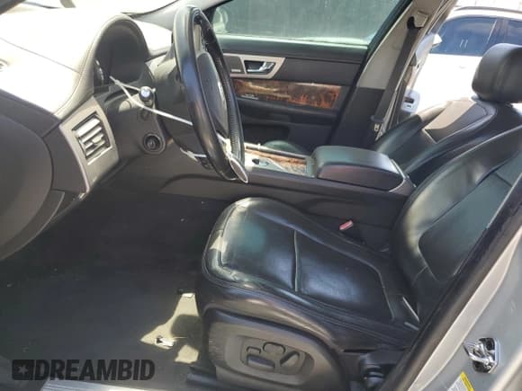 ✅ 2009 Jaguar XF Supercharged • VIN: SAJWA07C491R29964 • Lot: 59063595. Wystawiony na Copart z przebiegiem Nie podano. Bezpłatny archiwum sprzedaży aukcyjnych z USA i szczegółowy raport historii pojazdu na DreamBid. Zdjęcie 7.