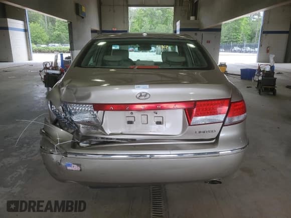 ✅ 2007 Hyundai Azera SE • VIN: KMHFC46F67A240688 • Lot: 58366345. Listed on Copart with 261,260 mi. Free auction sales archive from the USA and detailed vehicle history report at DreamBid. Image 6.