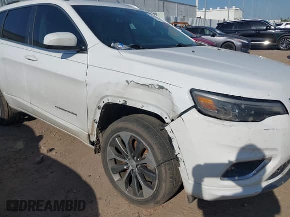 ✅ 2019 Jeep Cherokee Overland • VIN: 1C4PJMJN5KD304899 • Лот: 41977072. Опубликован ранее на IAAI с пробегом 75 830 миль. Бесплатный доступ к архиву аукционных продаж из США и подробный отчёт об истории автомобиля на DreamBid. Изображение 6.