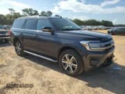 ✅ 2023 Ford Expedition XLT • VIN: 1FMJU1H81PEA07542 • Lot: 63635465. Wystawiony na Copart z przebiegiem 72 379 mil. Bezpłatny archiwum sprzedaży aukcyjnych z USA i szczegółowy raport historii pojazdu na DreamBid. Zdjęcie 4.